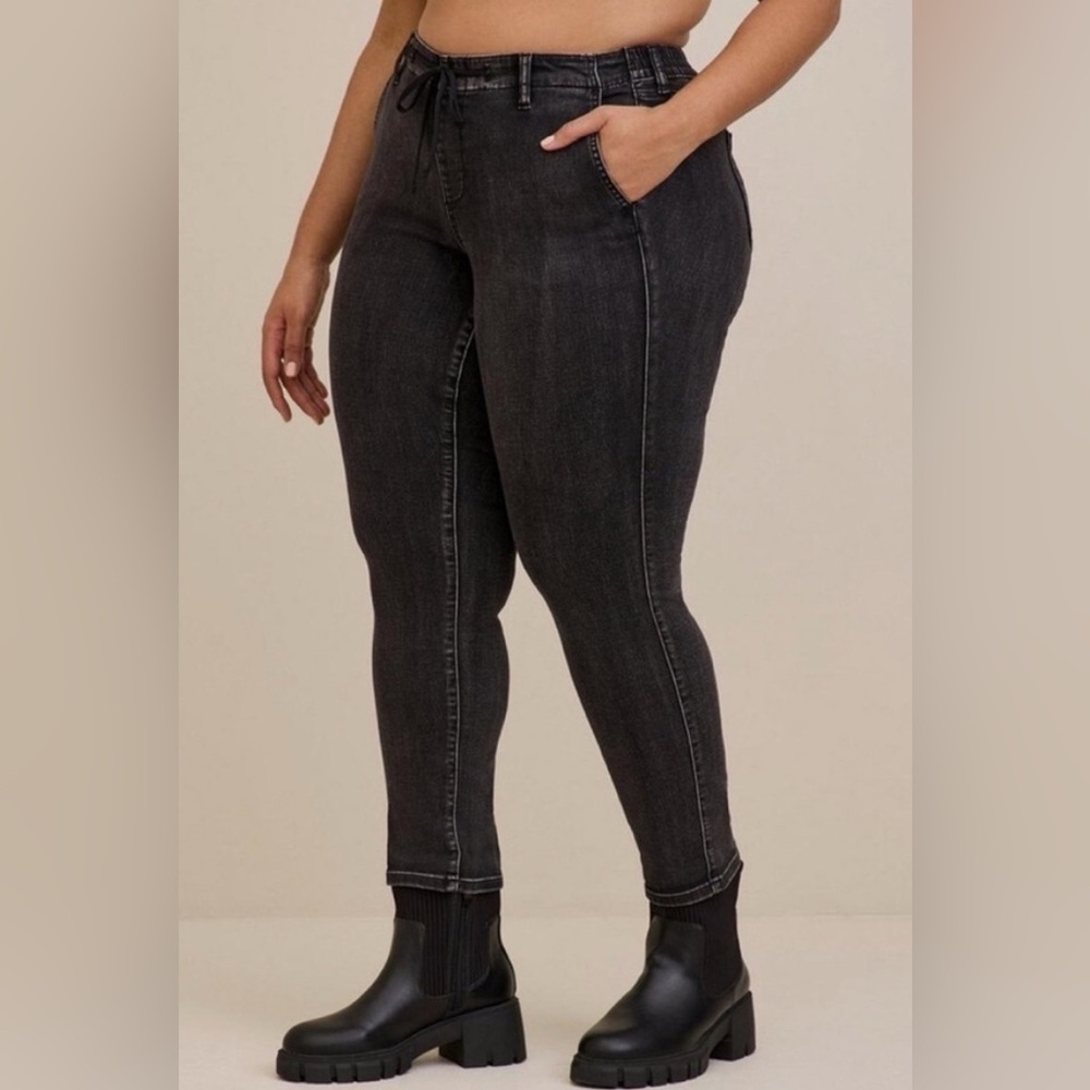 Torrid Pull-On Boyfriend Straight Super Soft Mid-Rise Jeans